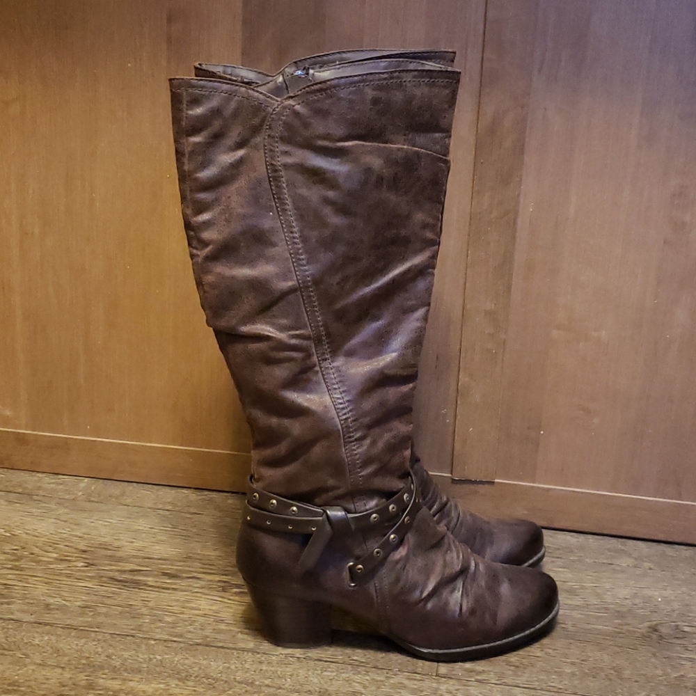 NWOT  Baretraps knee high boots